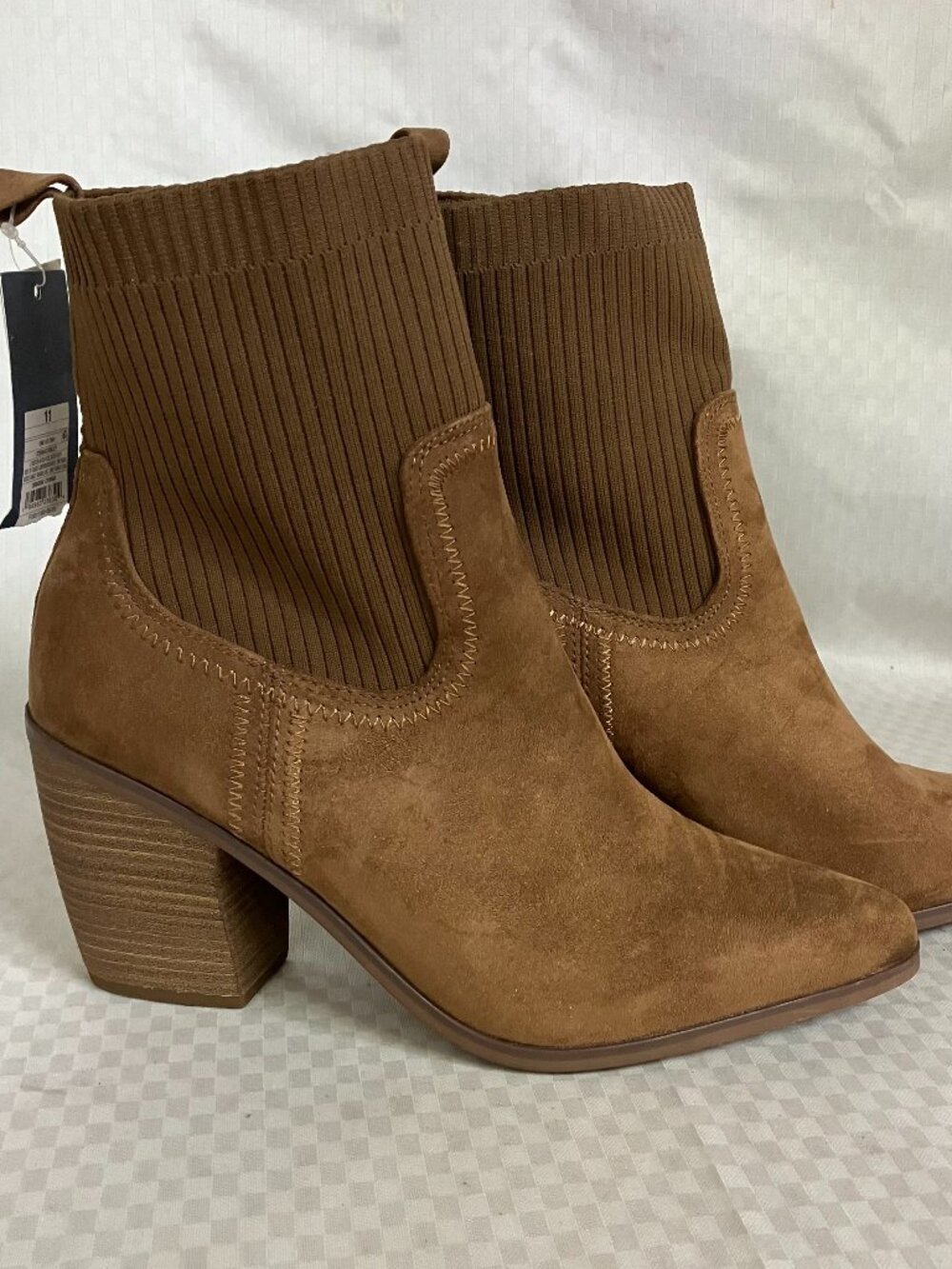 Universal Thread Boots Women Ankle 11 Cognac Brown Suede Block Heel Pointed Toe